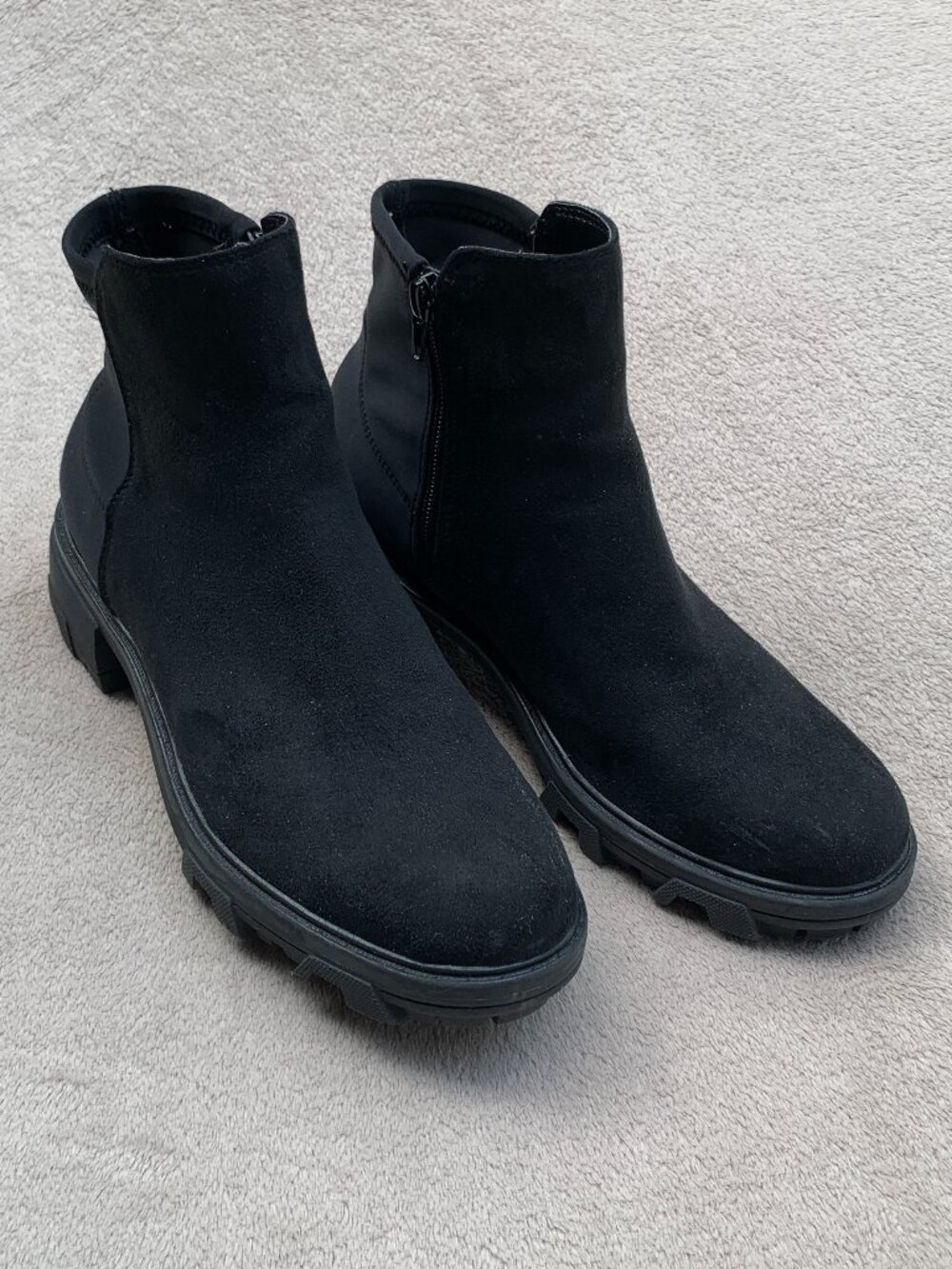 Unisa Wadi-T Low Heel Ankle Booties Sz 8M